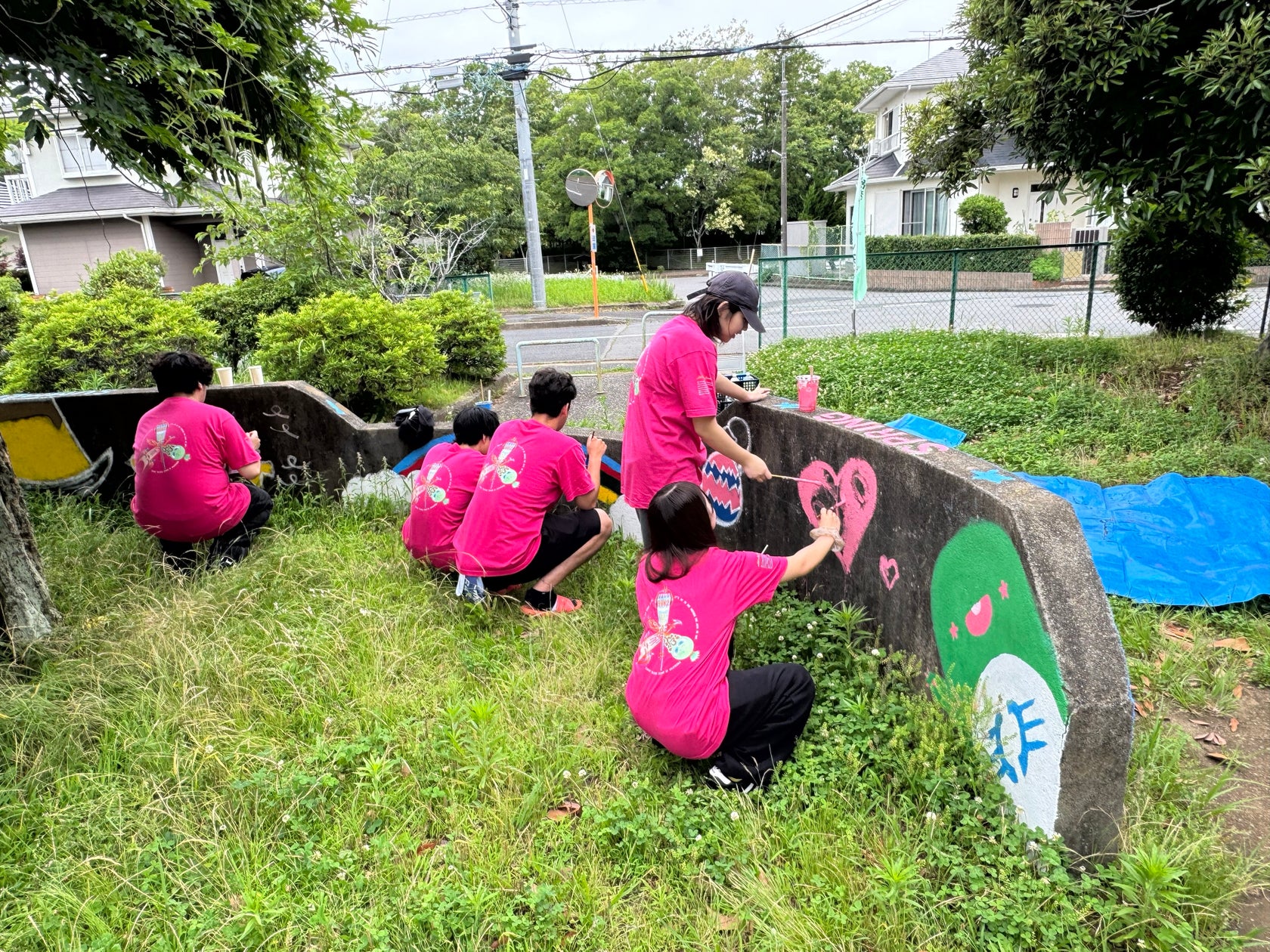 【城西国際大学】子どもたちの笑顔が集まる公園へ 学生5人が壁画を修復