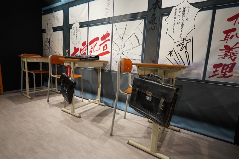 ヤンキー学校セットでの学ランコスプレ撮影