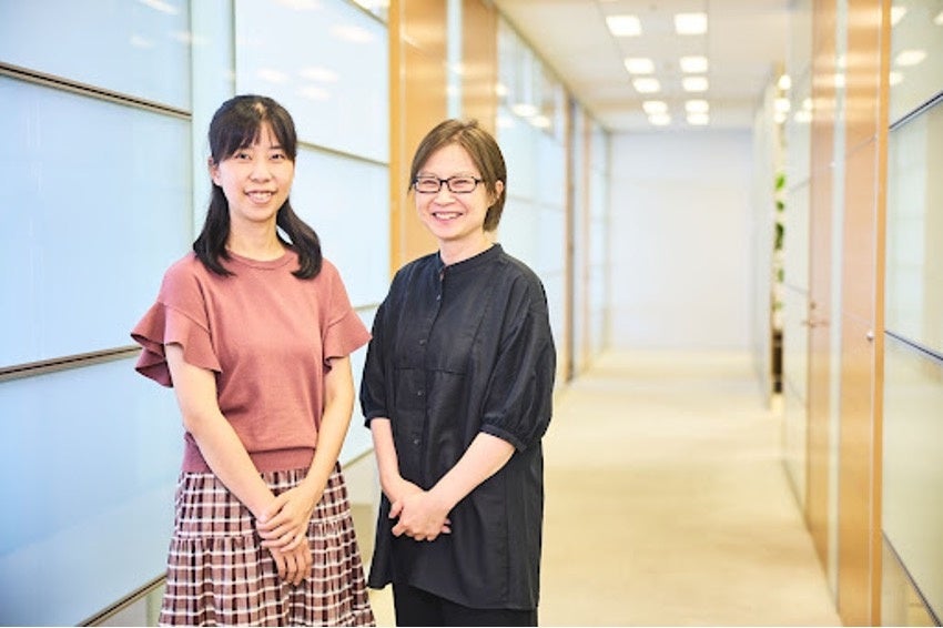 [写真右]住友重機械イオンテクノロジー株式会社 企画管理部 管理グループ グループリーダー 上田 桂子氏 [写真左]住友重機械イオンテクノロジー株式会社 企画管理部 管理グループ 湯 皎伶氏