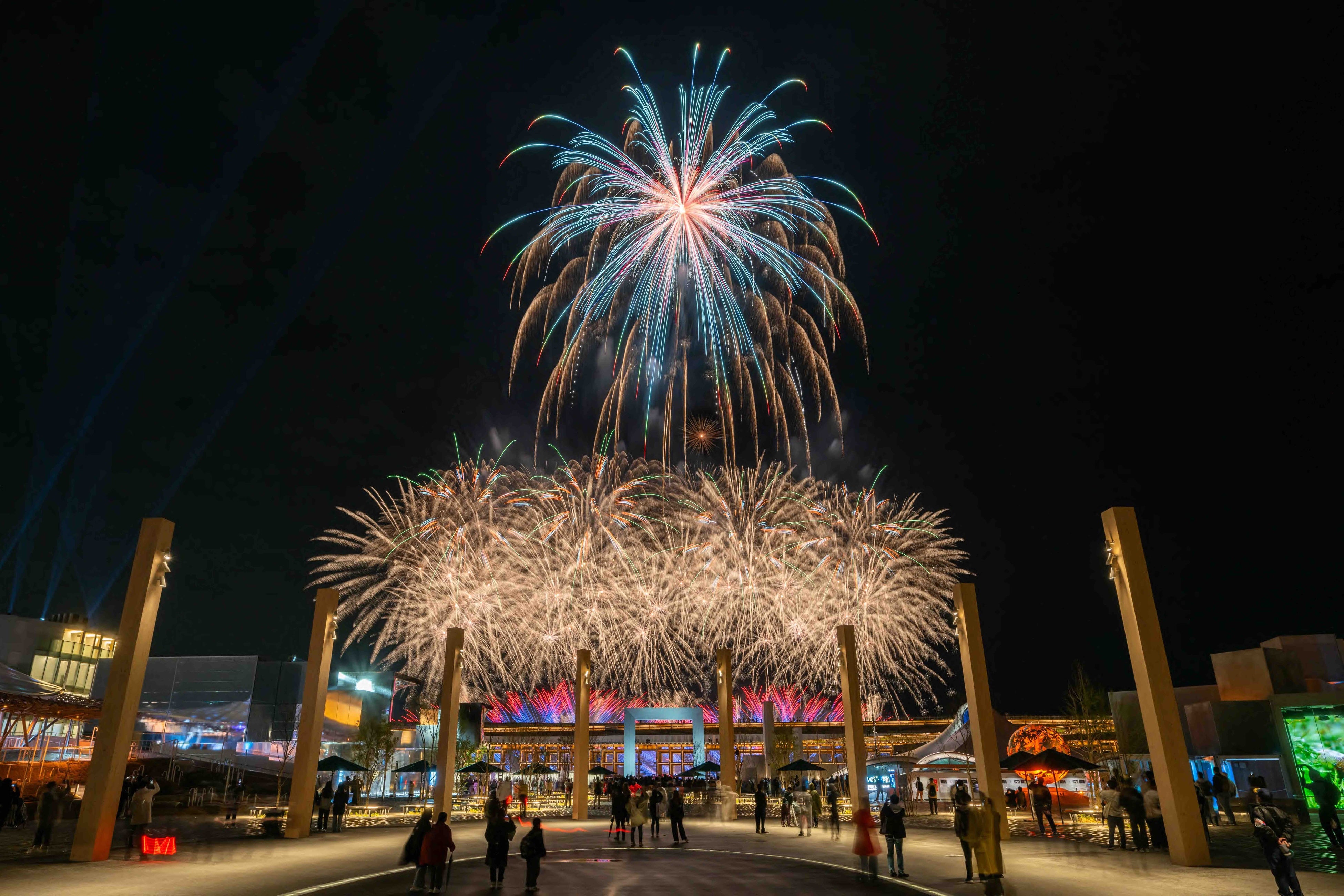 万博花火プロジェクト 万博花火プロジェクト 万博夜空がアートになる日