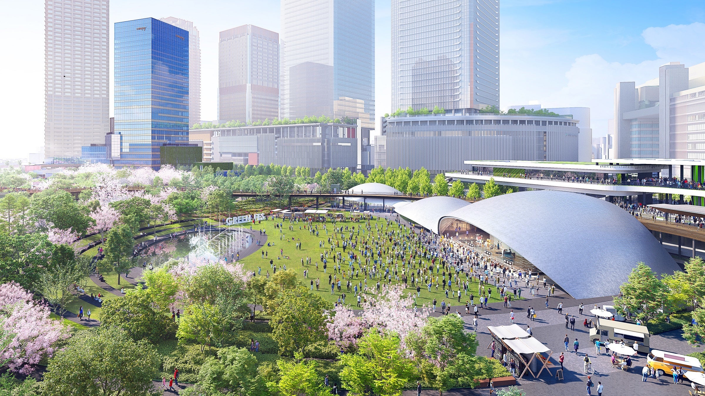 上質な天然芝と水盤のある「リフレクション広場」。大屋根イベントスペースとの一体利用により１万人規模のイベント開催も可能