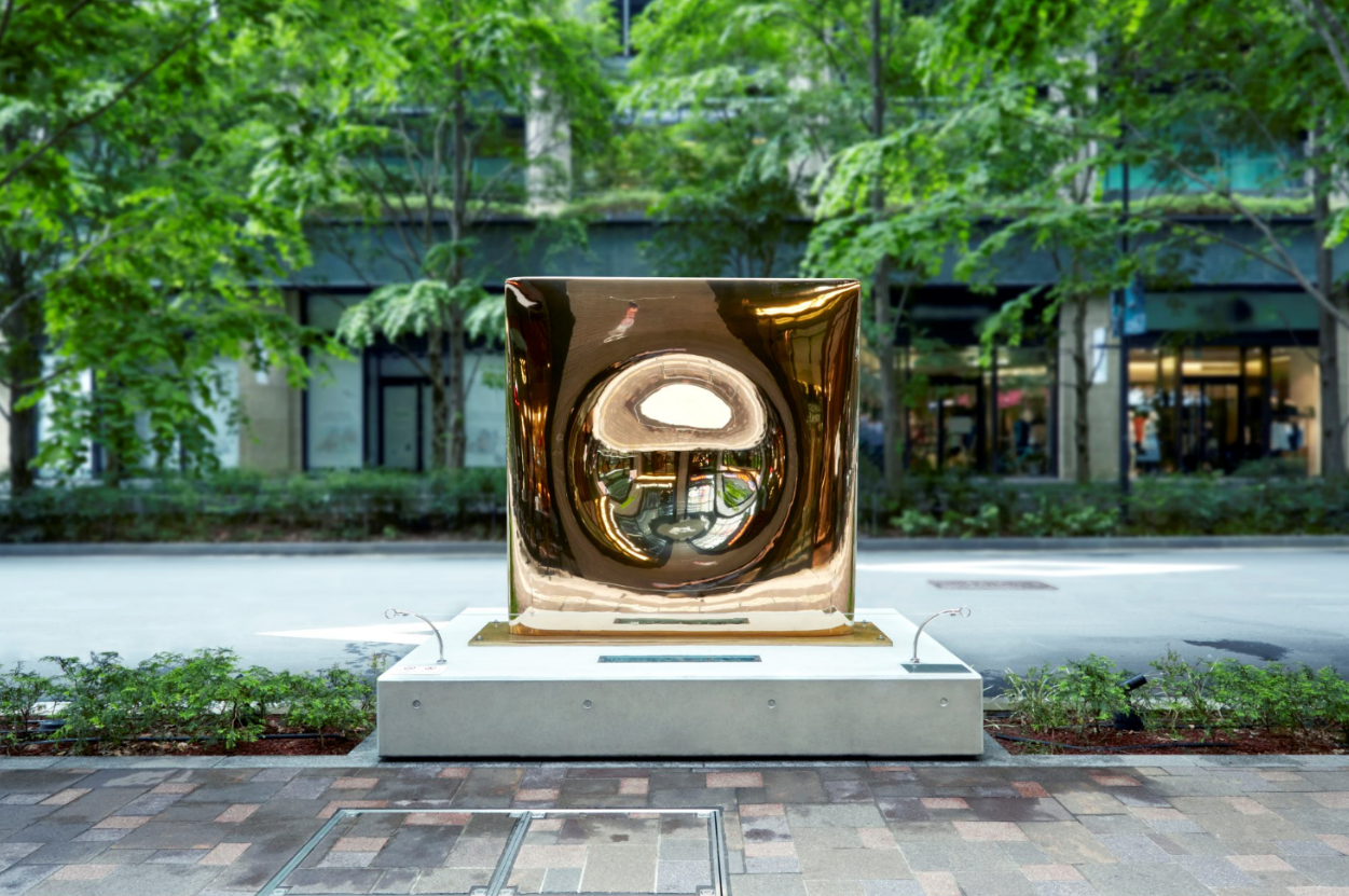 レナーテ・ホフライト 《凹凸のブロンズ》