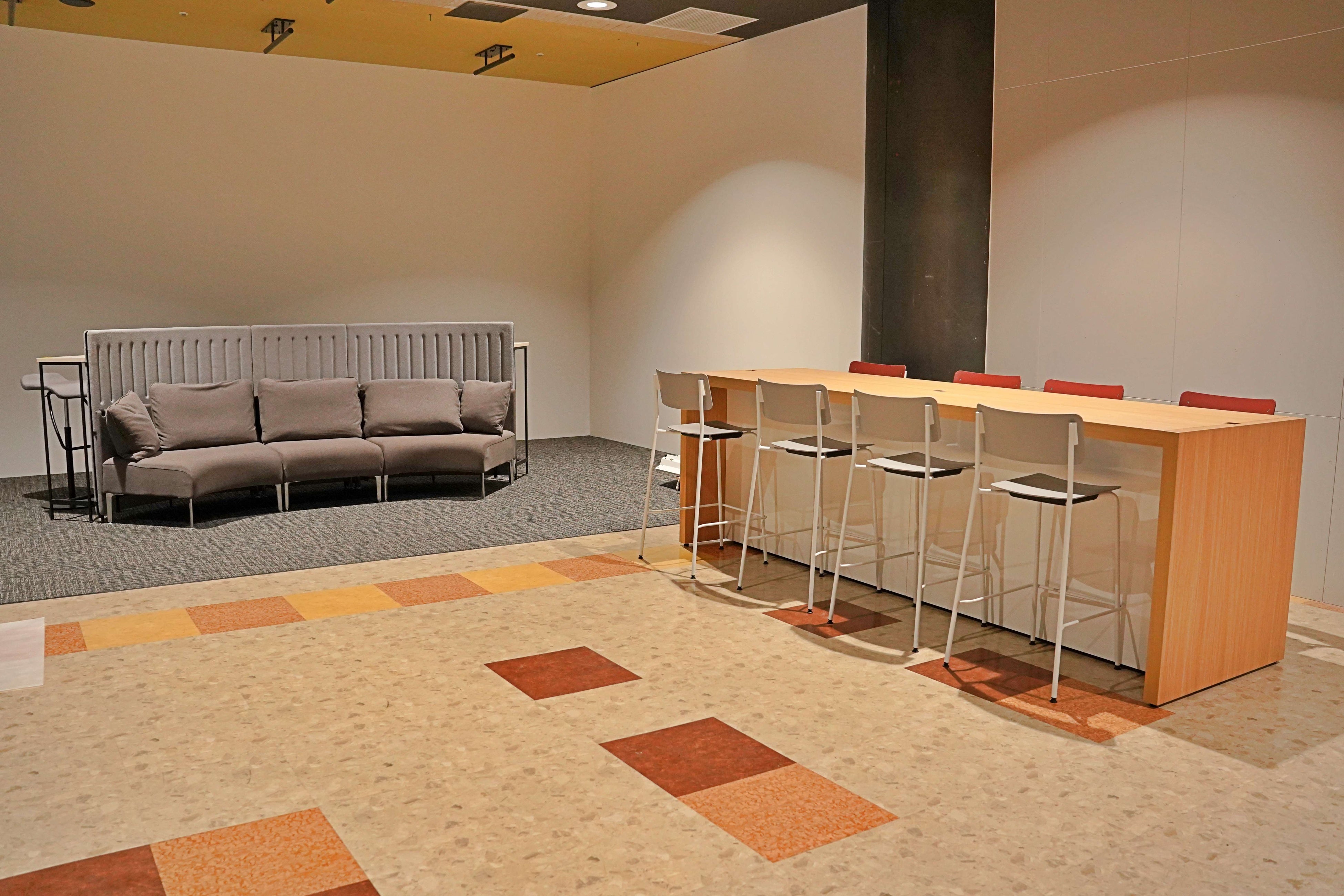 「池袋Base」店内の様子