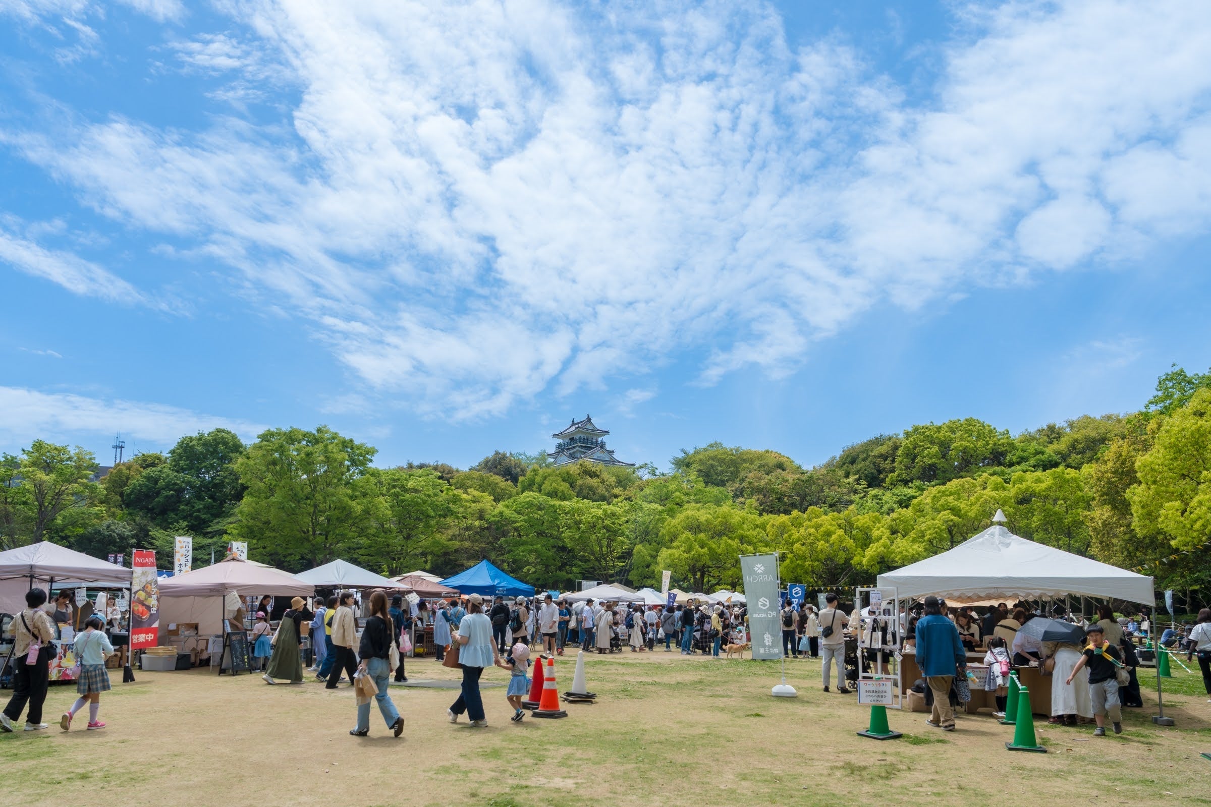 【10月18日・浜松】71店舗が集う地域イベント「湖のマルシェ」vol.13を浜松城公園にて開催。新企画「巨大ガチャ」や、ものづくり体験・フォトスタジオも――LIFEFUNDが運営