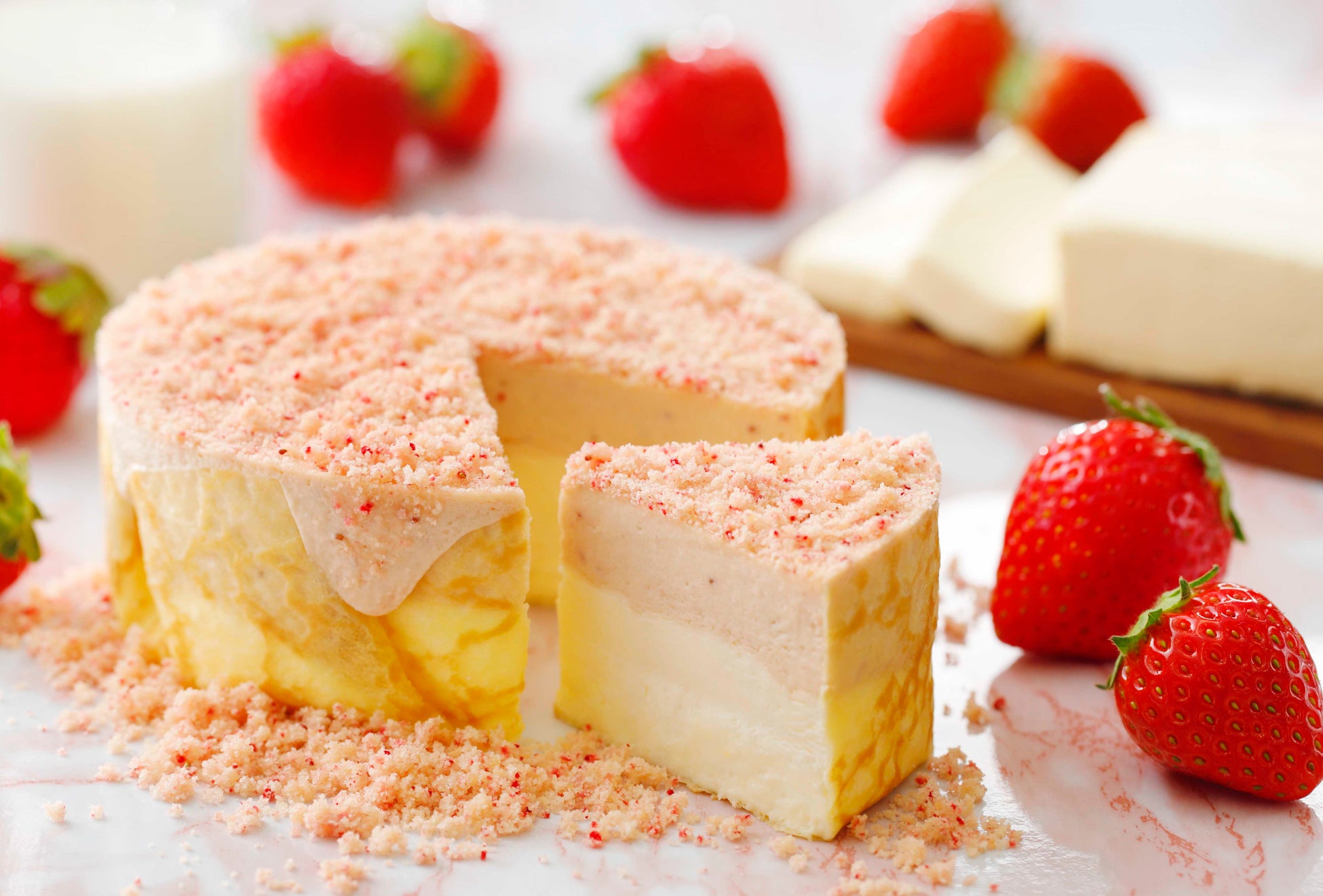 東京ミルクチーズ工場より春にぴったりな季節限定味 ミルクチーズケーキ あまおう苺 が発売 株式会社シュクレイのプレスリリース 東京ミルクチーズ工場より春にぴったりな季節限定味 ミルクチーズケーキ あまおう苺 が発売 株式会社シュクレイのプレスリリース