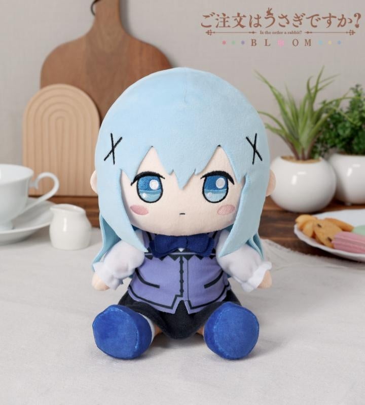 『ご注文はうさぎですか？ BLOOM』のチノ おすわりぬいぐるみの受注を開始！！アニメ・漫画のオリジナルグッズを販売する「AMNIBUS」にて