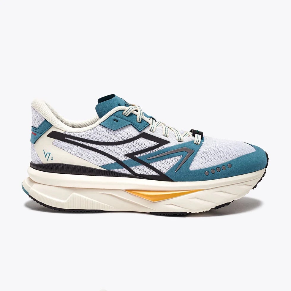 Diadora - ATOMO V7000 - UNISEX - ホワイト ¥385,00→¥15,400 (税込)