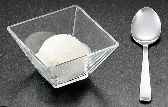 沖縄県産の塩を使用したこだわりのアイス「塩バニラアイス」を開発! 沖縄県産の塩を使用したこだわりのアイス「塩バニラアイス」を開発!