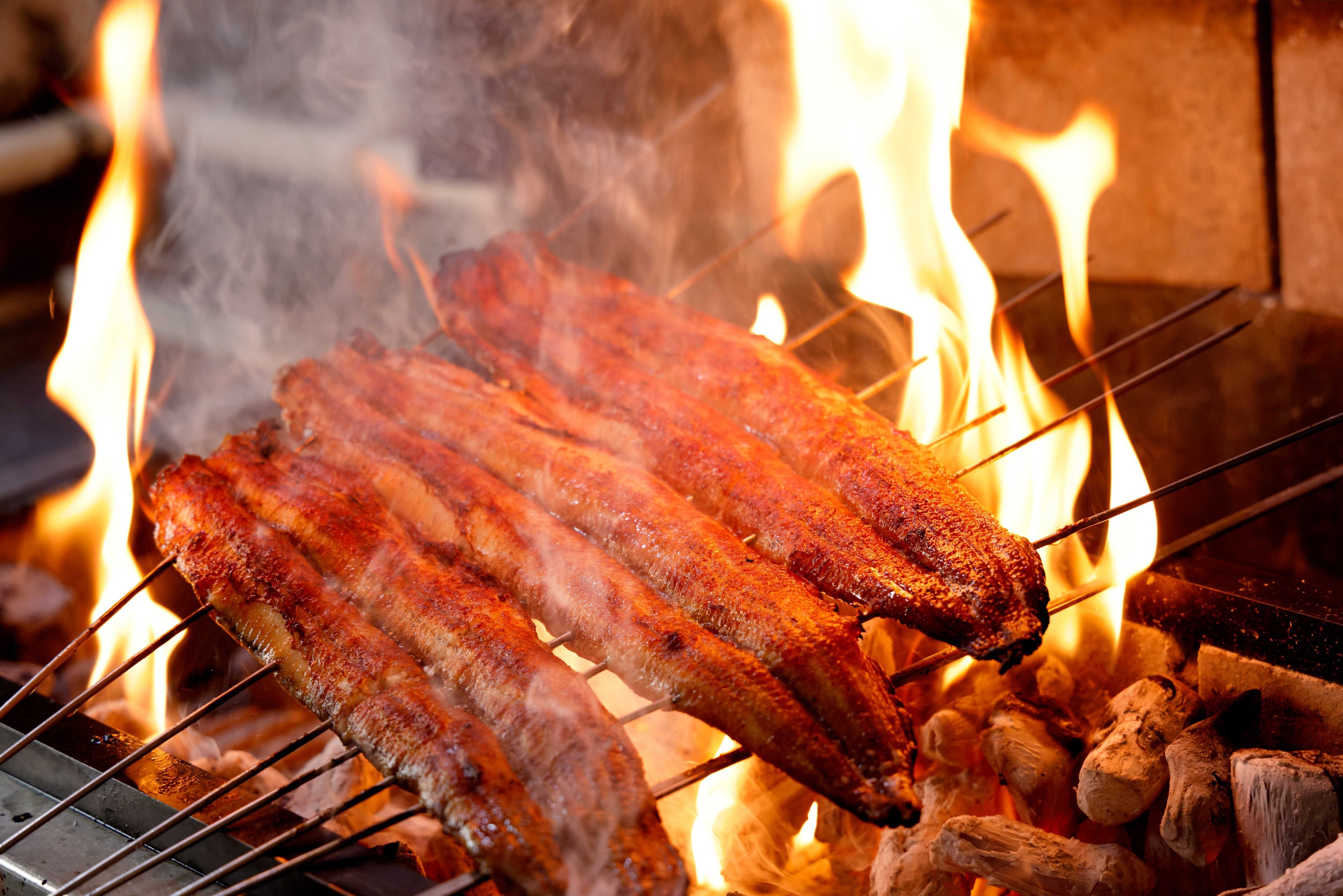 「美濃地焼き」によって表面はサクサク・パリッ、中身はふっくらとした食感となる