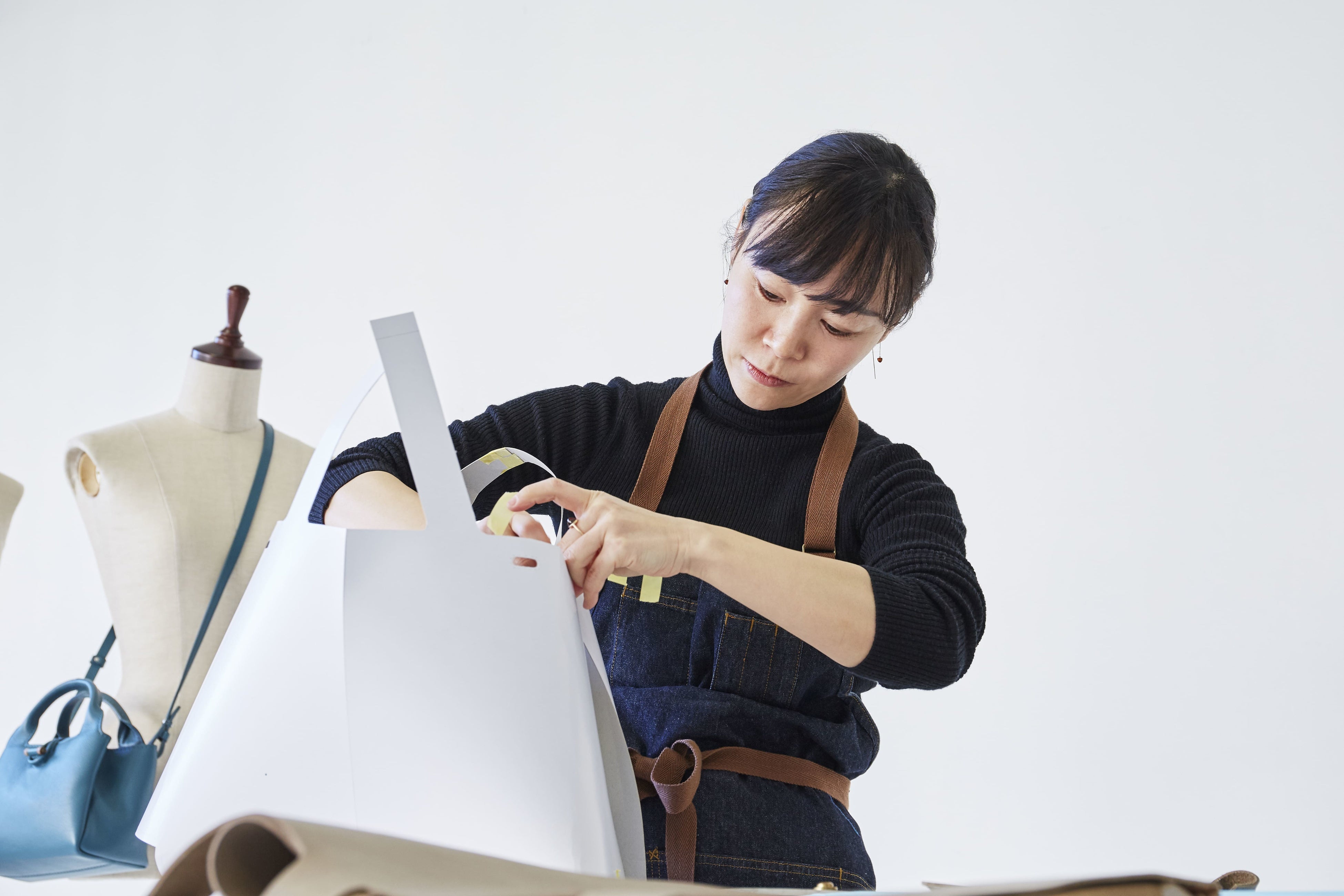 バッグ sou つなぎ目のない世界』～マザーハウスが、1枚の型紙から生まれた新作