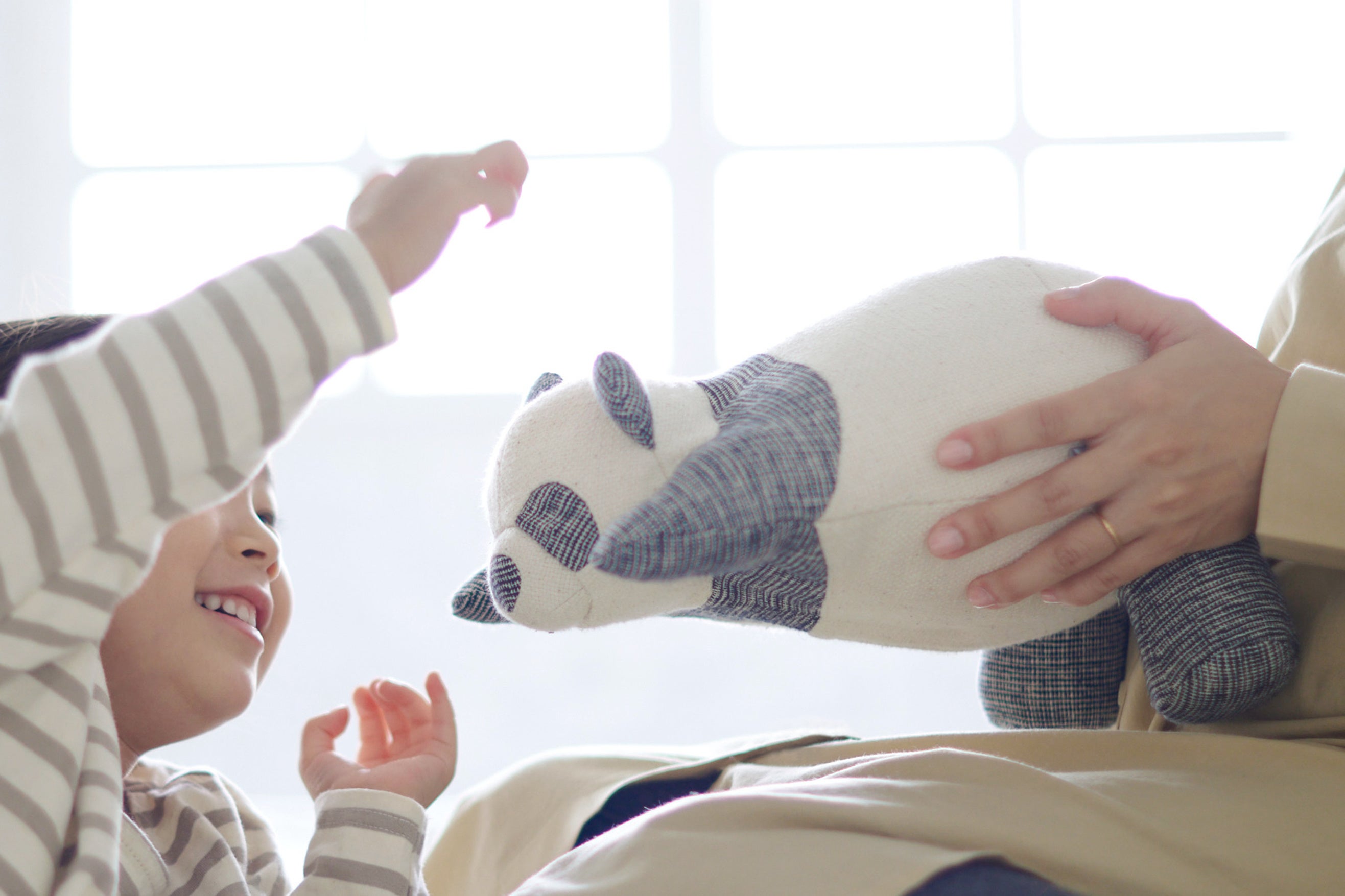 思わず抱きかかえたくなる柔らかなシルエット