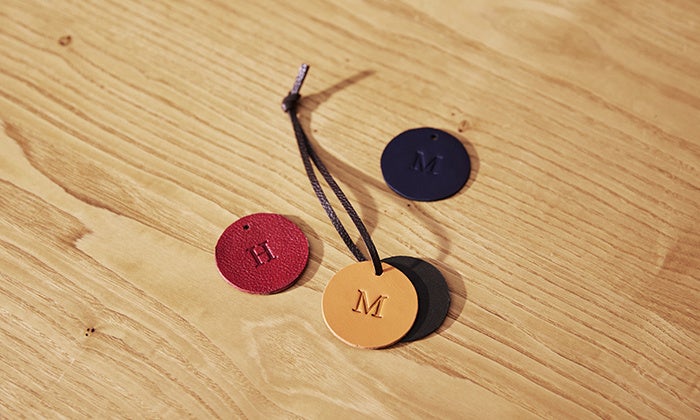 SNSフォローで、選べるイニシャルチャームをプレゼント（ご来店時のみ）