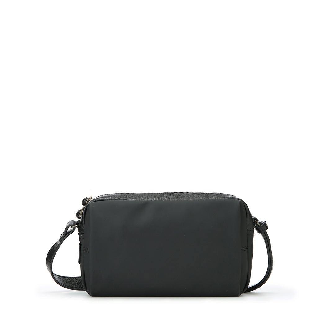 カラー：ブラック