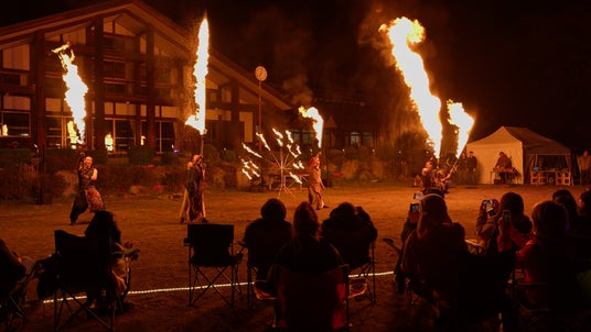 【開催速報】夜の廃校が炎に包まれる3日間が開幕!炎の祭典『Art Fire Festival 2026』、国内外のトップパフォーマーが集結。ワークショップと実験的演出が融合した特別な3日間の幕が開く。 【開催速報】夜の廃校が炎に包まれる3日間が開幕!炎の祭典『Art Fire Festival 2026』、国内外のトップパフォーマーが集結。ワークショップと実験的演出が融合した特別な3日間の幕が開く。