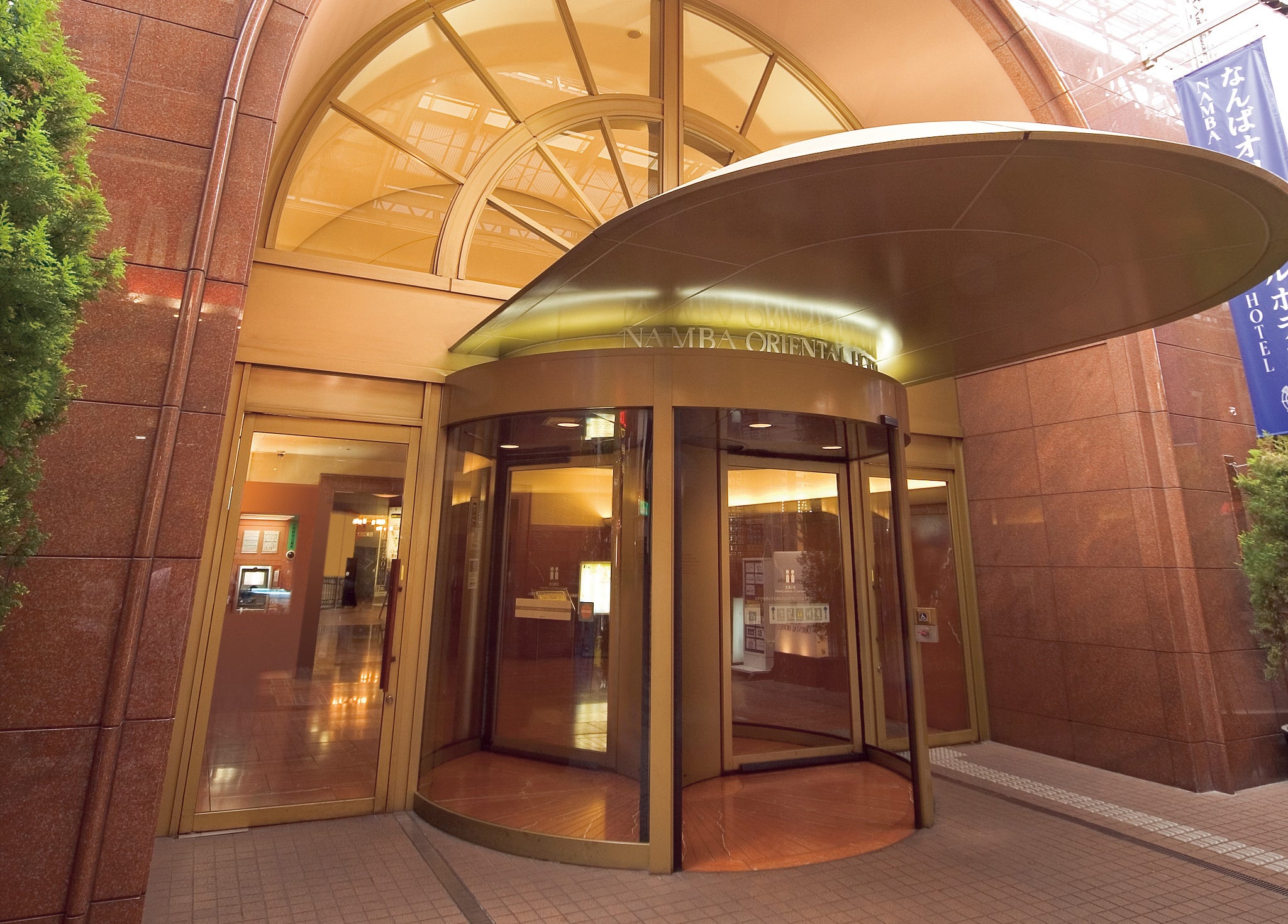 1F エントランス