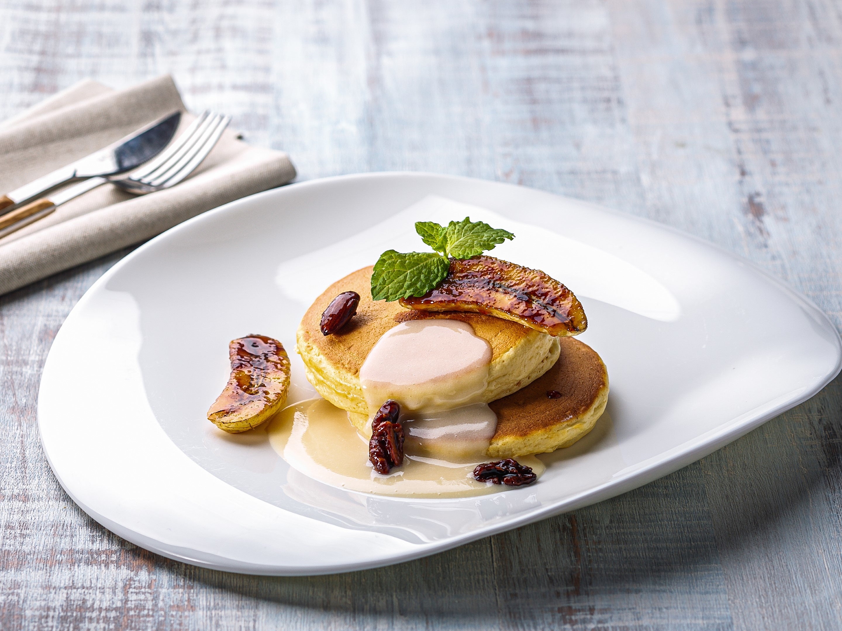 メインプレート パンケーキナッツナッツ キャラメルバナナ