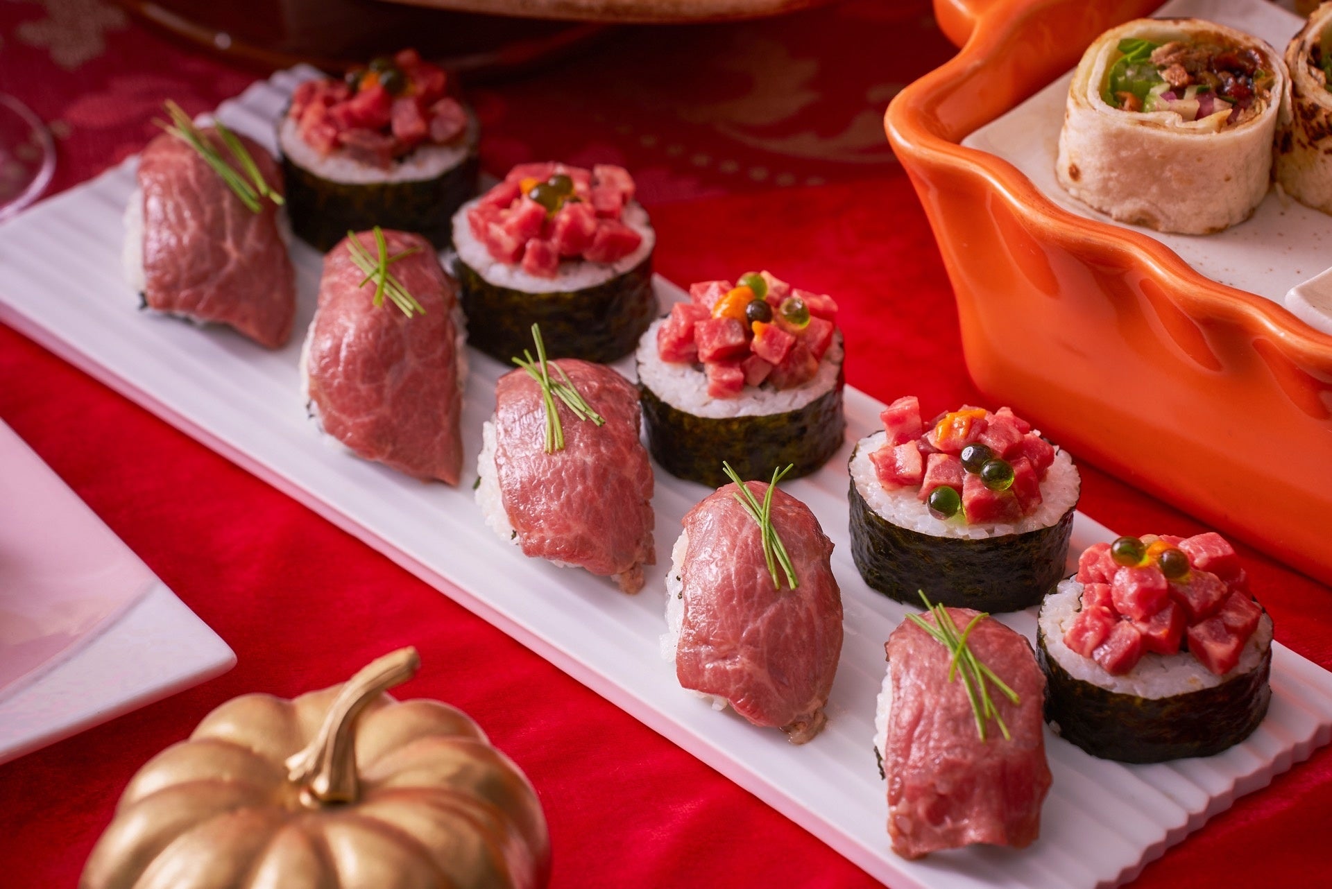 牛肉のたたきロールと馬肉寿司