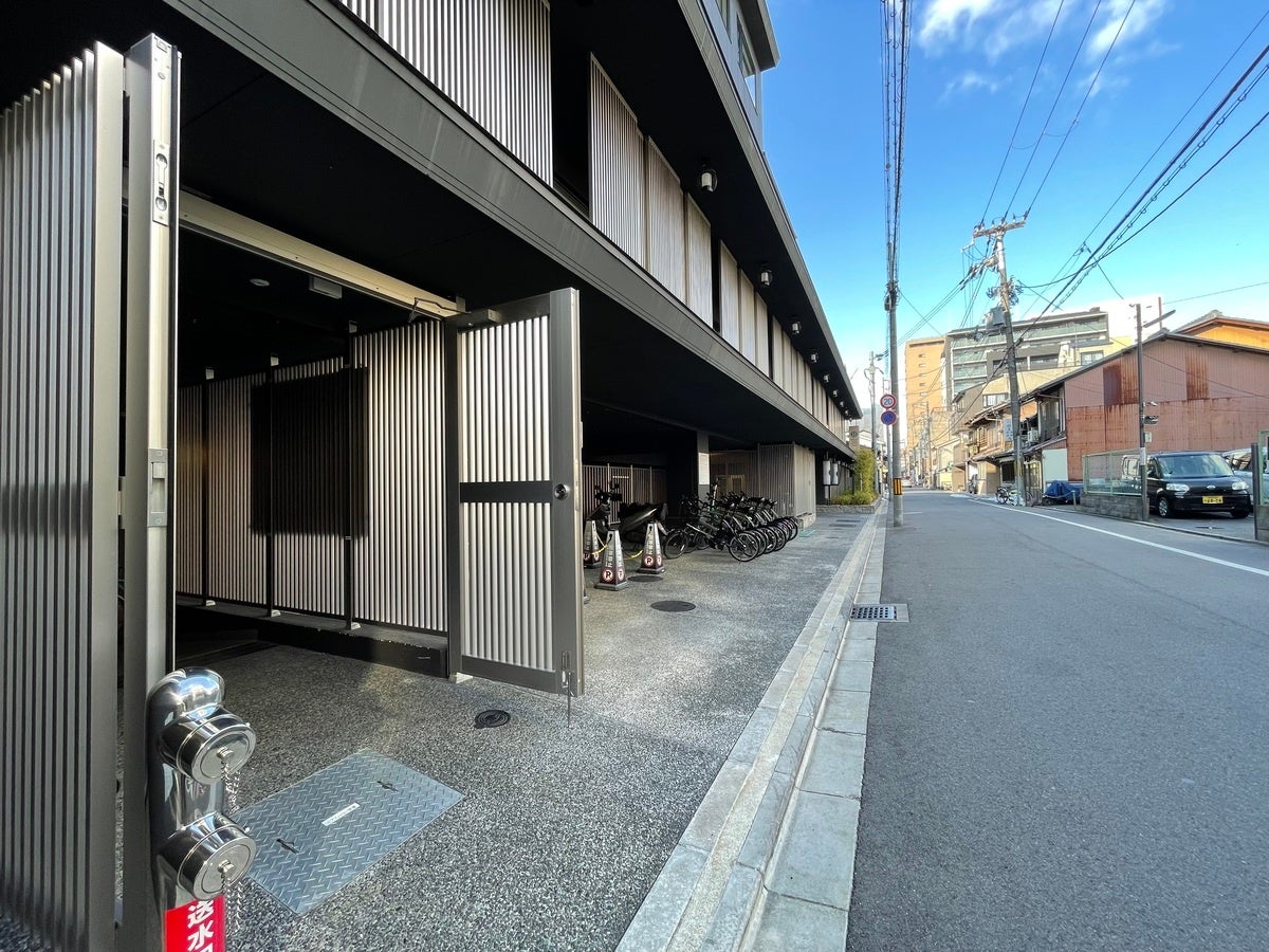 油小路通り沿いで入庫もスムーズ