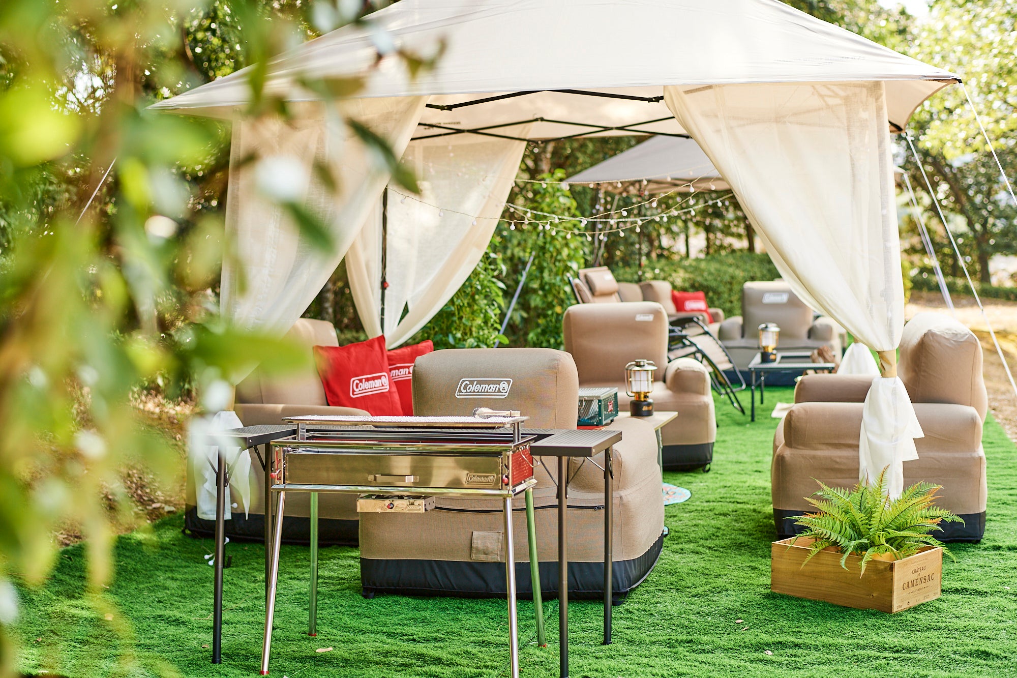 【リビングルームのようなプライベート空間　プレミアムコールマンシート】