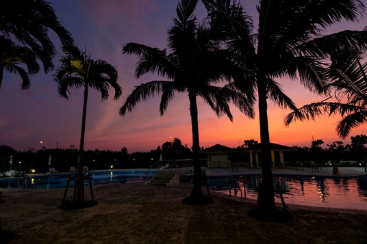 【サザンビーチホテル&リゾート沖縄】月明かりで幻想的な空間に包まれる「ナイトプール」の営業を開始 【サザンビーチホテル&リゾート沖縄】月明かりで幻想的な空間に包まれる「ナイトプール」の営業を開始