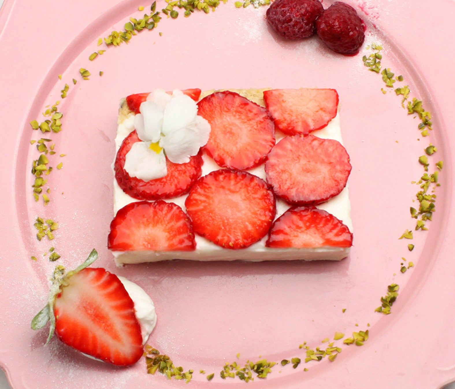 いちごのレアチーズテリーヌ ¥780