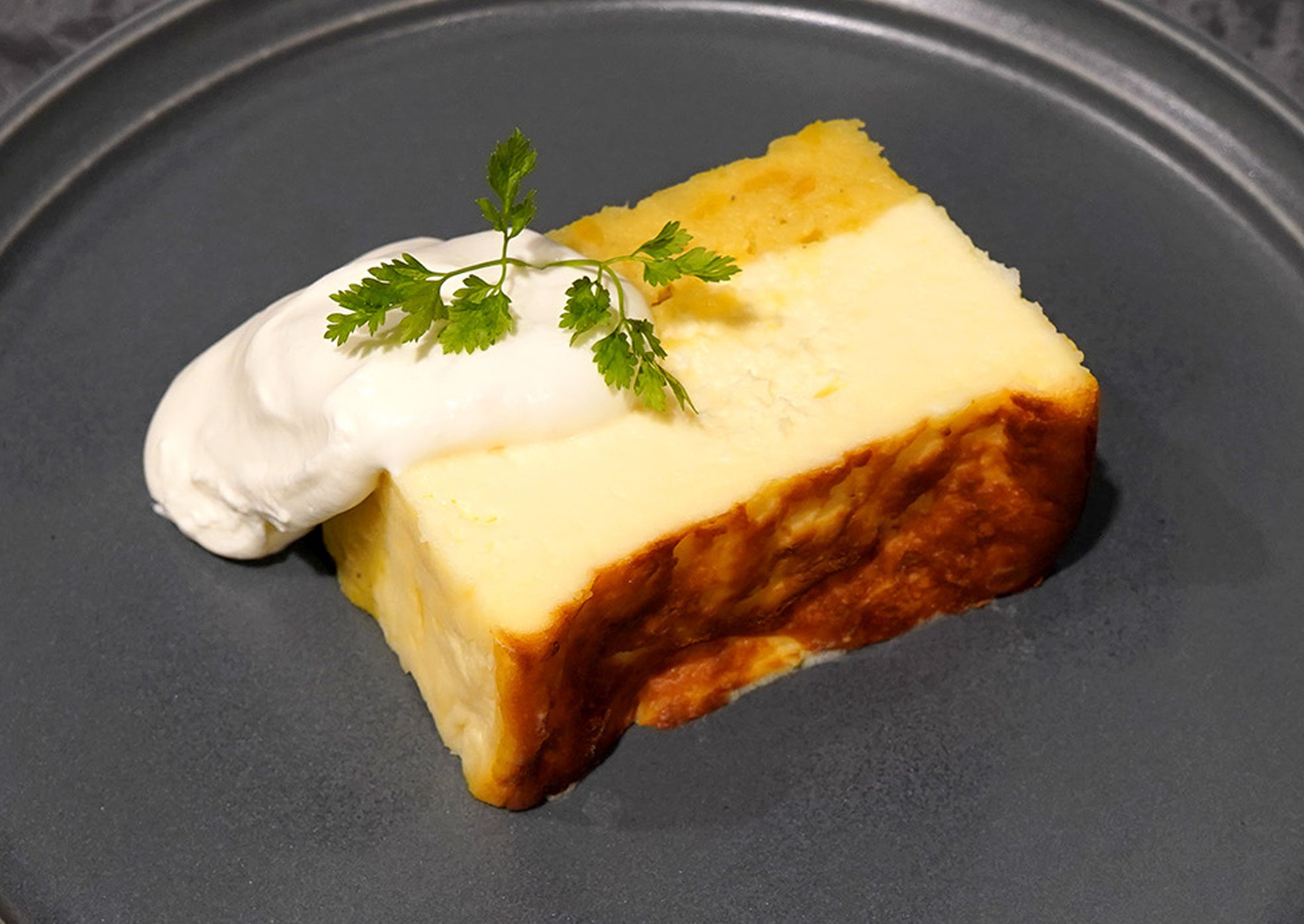 蜜芋のバスクチーズケーキ《緑茶付き》 ¥950