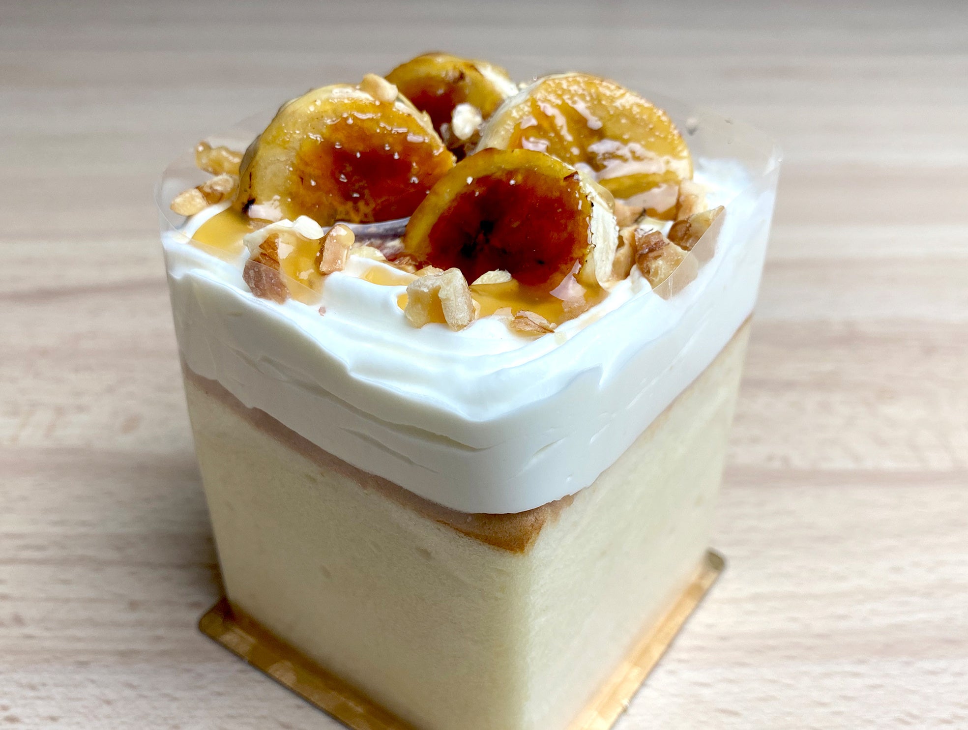 台湾カステラDECO ケーキ　ブリュレバナナと塩キャラメル¥580