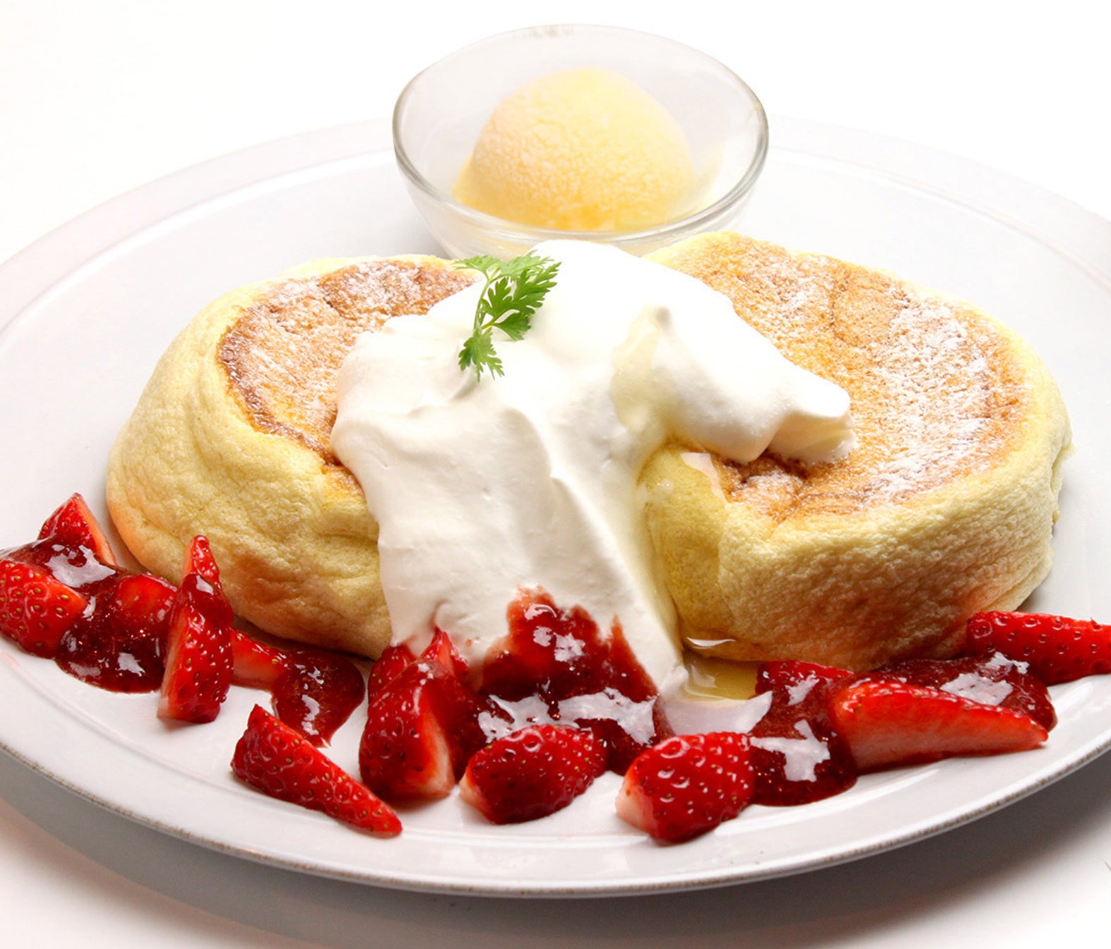 ストロベリーチーズスフレパンケーキ¥1,600