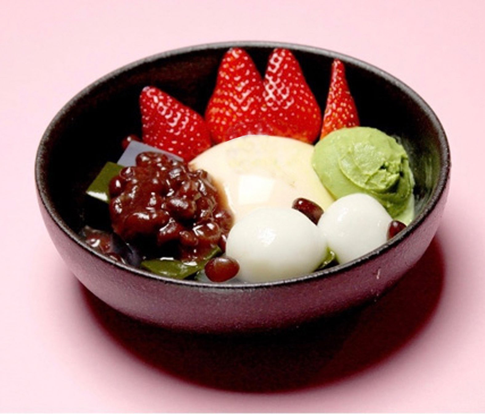 いちごと抹茶のクリームあんみつ ¥1,000