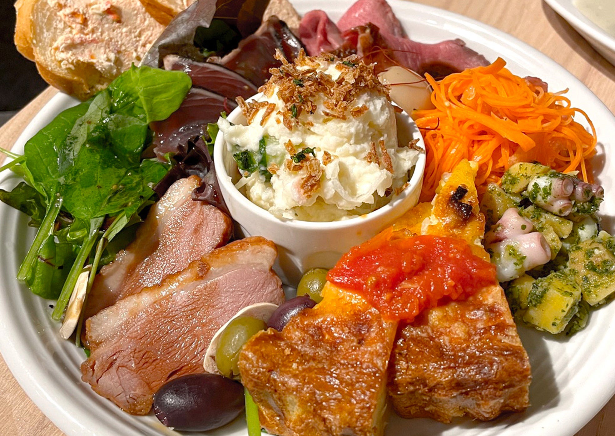 前菜の盛り合わせ¥2人前1,400