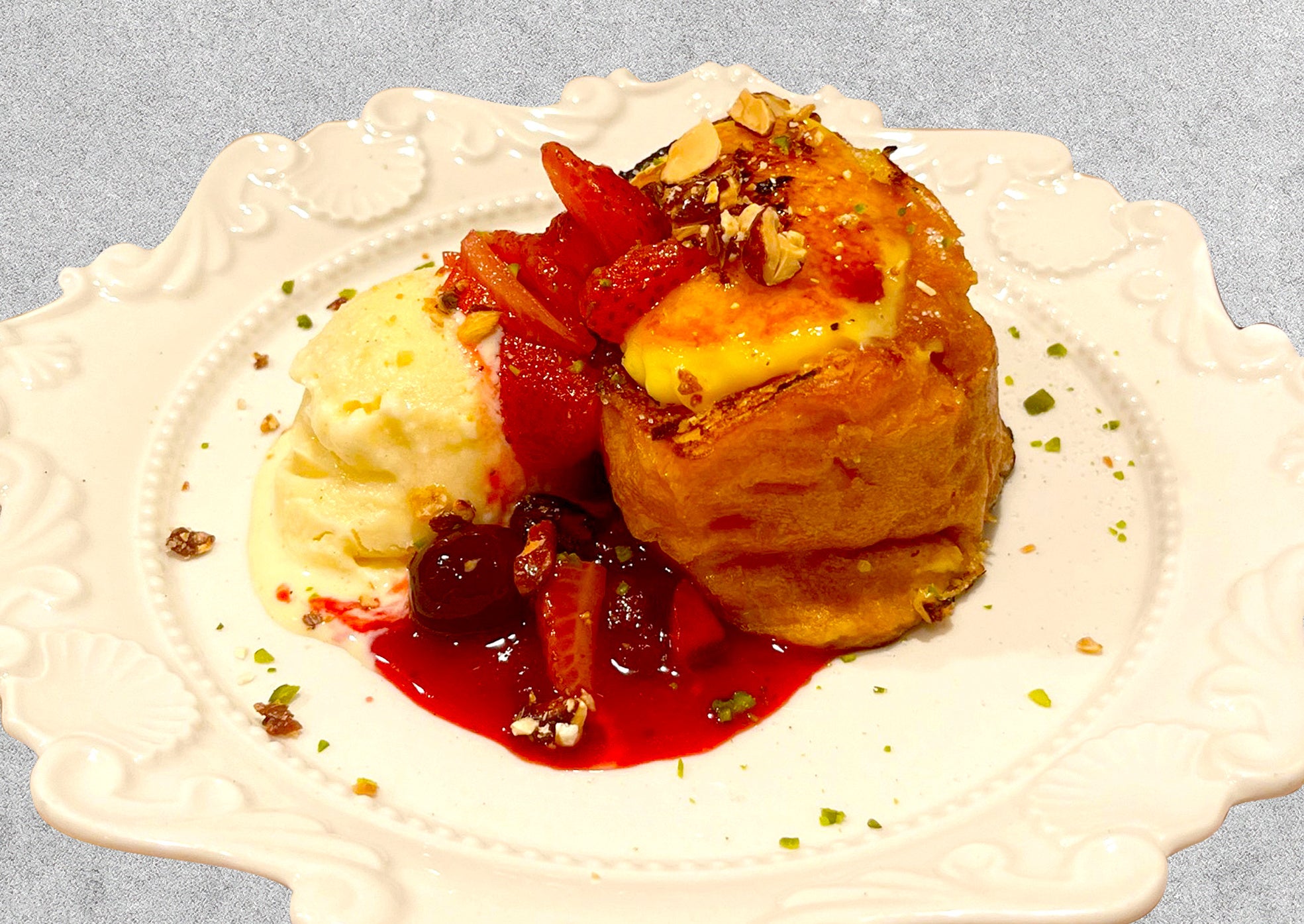 いちごのコンポートとブリュレカスタード￥900