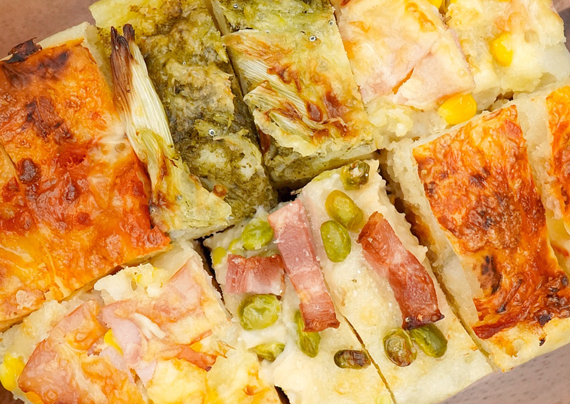 自家製焼き立てフォカッチャ食べ放題ランチ