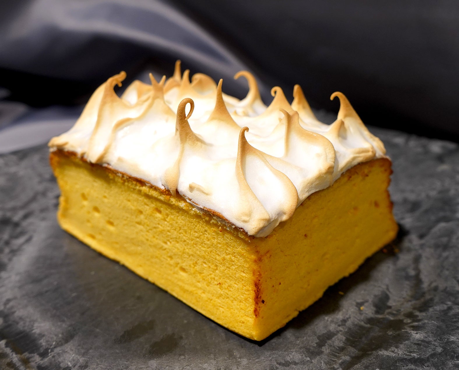 台湾カステラ DX DECO ブリュレメレンゲ ¥1,850