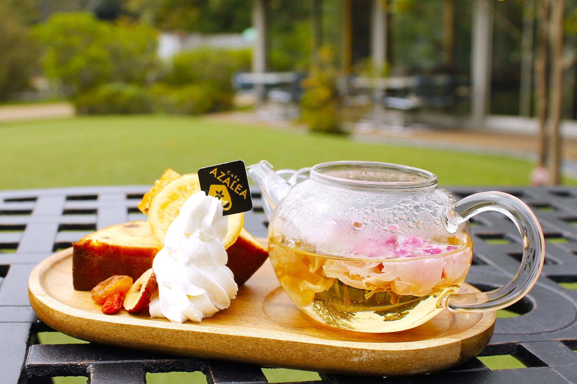 おしゃれ女子会なら 公園のあるカフェ で花茶ティーパーティ 株式会社crossasiaのプレスリリース おしゃれ女子会なら 公園のあるカフェ で花茶ティーパーティ 株式会社crossasiaのプレスリリース