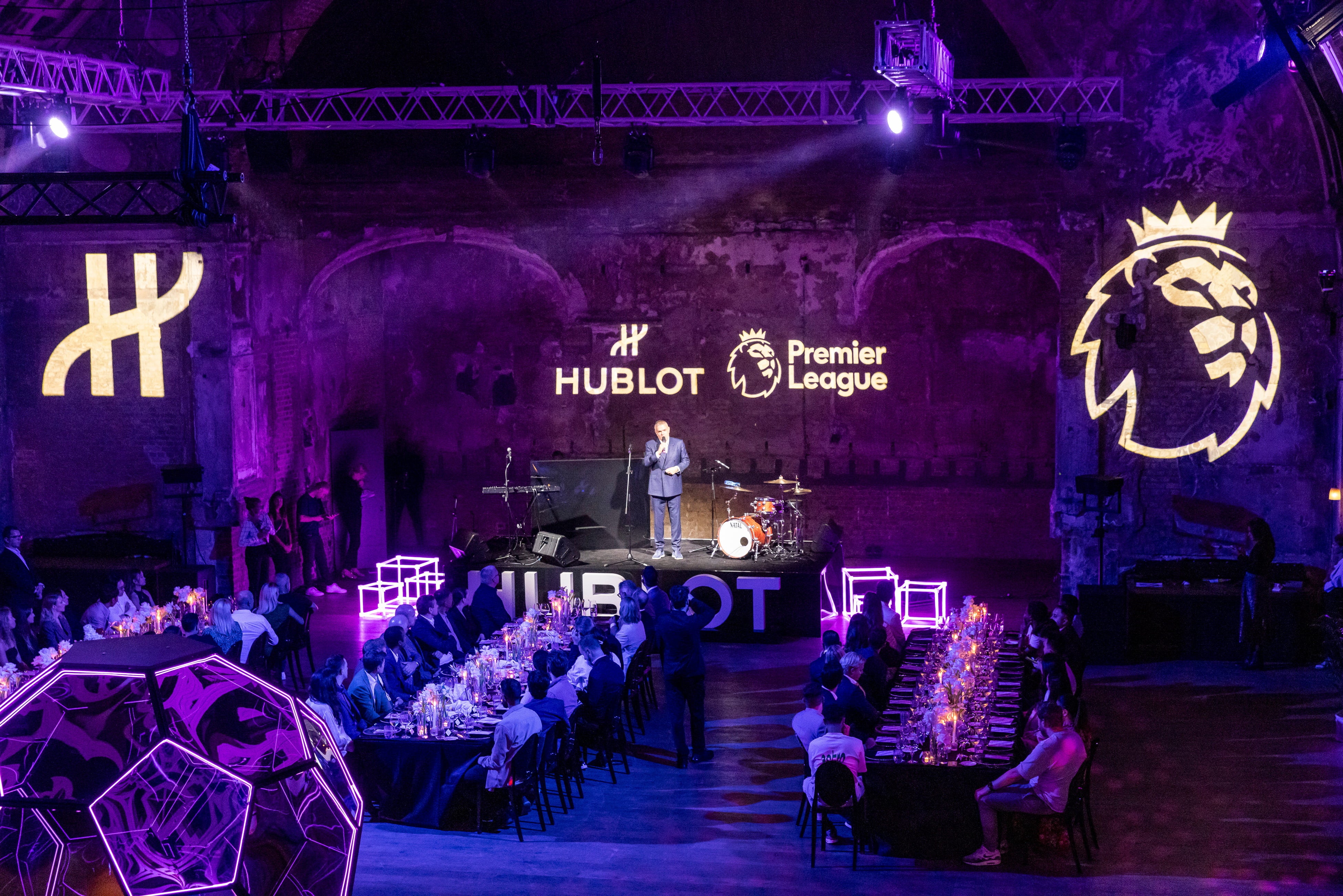 アンバサダーと現代のサッカー界のアイコンを集めたユニークなイベント