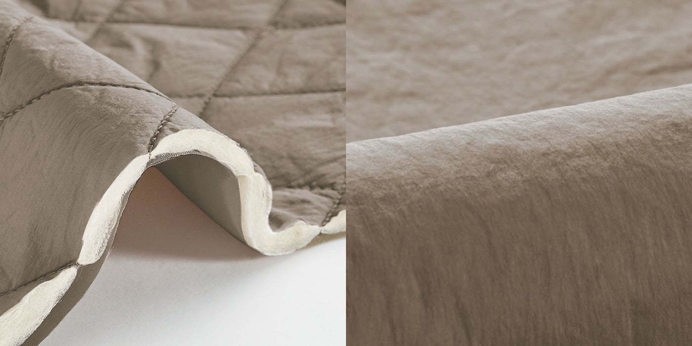 (左)カポック混の中わた (右)リサイクルコットン 100％