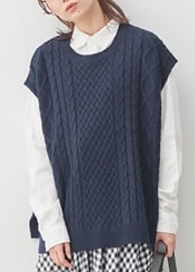 ケーブル柄ニットベスト