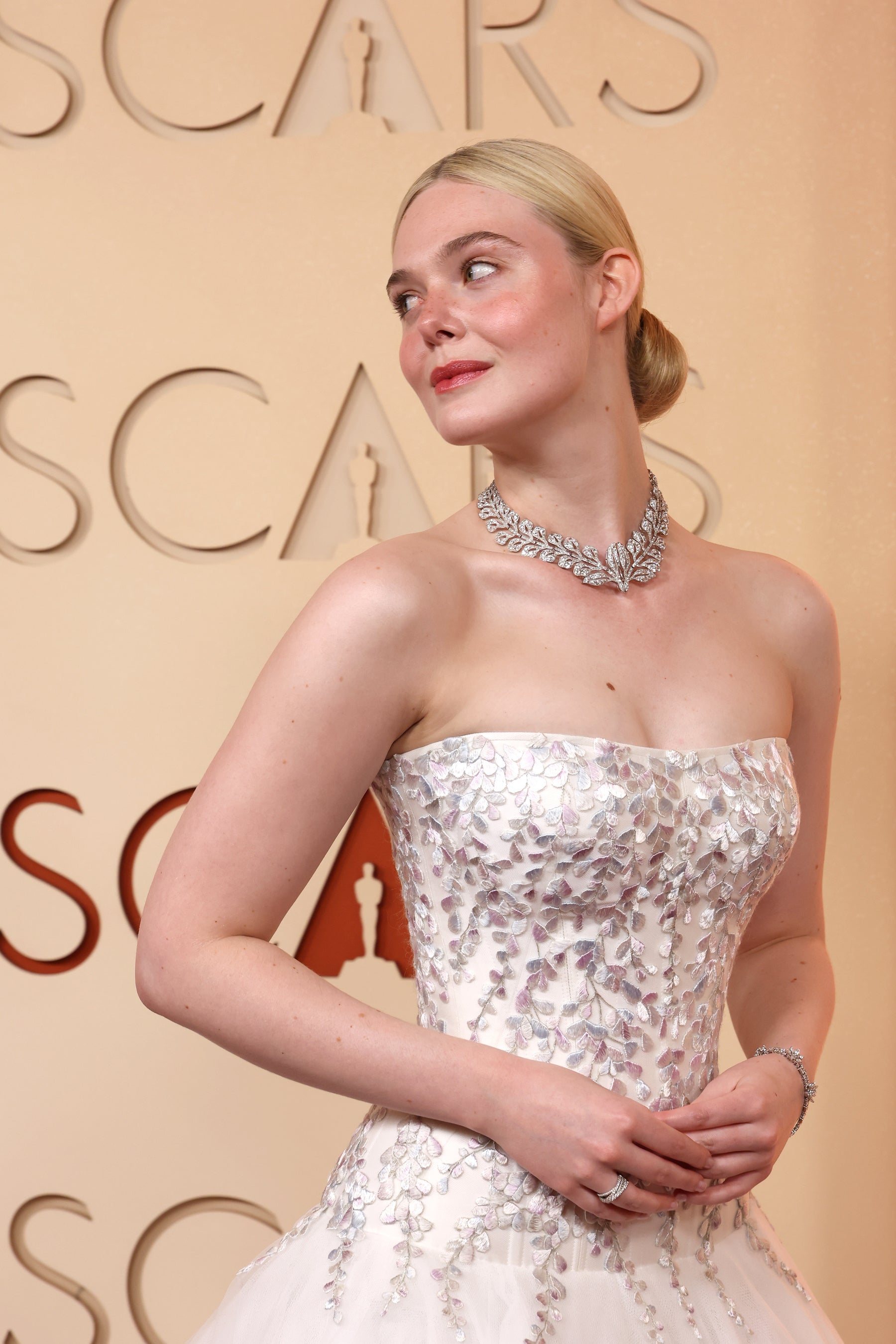 【カルティエ】エル・ファニングとゾーイ・サルダナが第98回アカデミー賞授賞式でカルティエを纏う