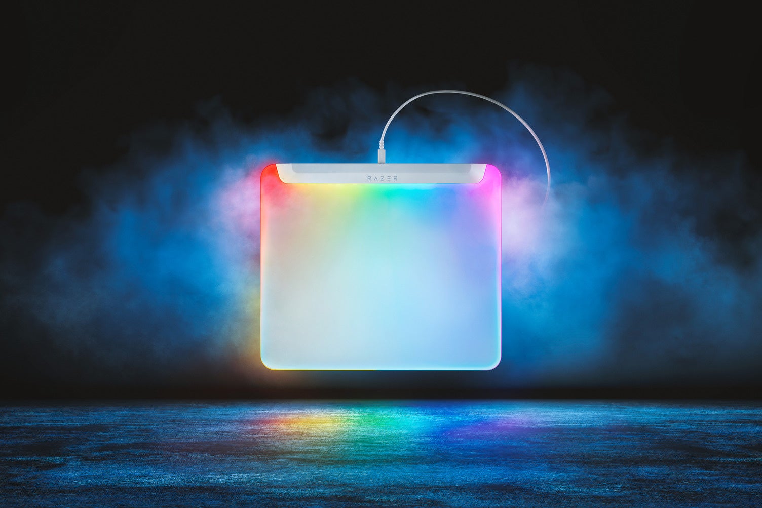 Razer、RGBフルイルミネーション バックライト搭載のマウスパッドRazer