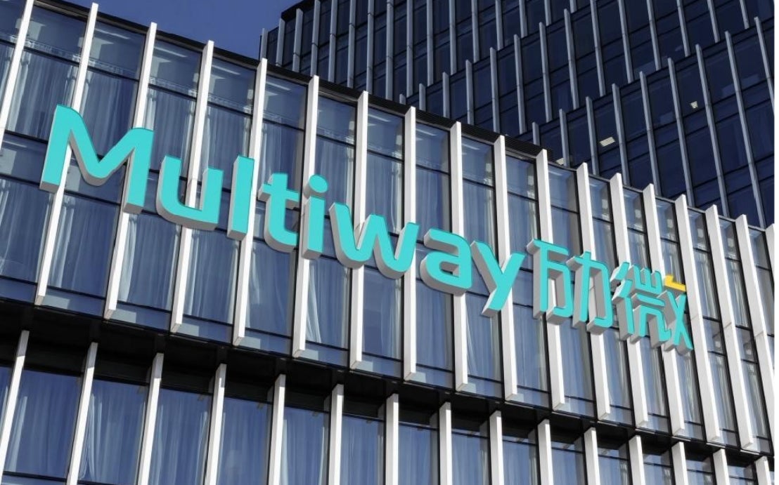 無人フォークで構内物流革命!人手不足・コスト減 無人フォークで構内物流革命!人手不足・コスト減