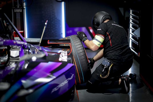 FormulaE、電気自動車レースが7月25日~26日 夜の東京で開催 FormulaE、電気自動車レースが7月25日~26日 夜の東京で開催
