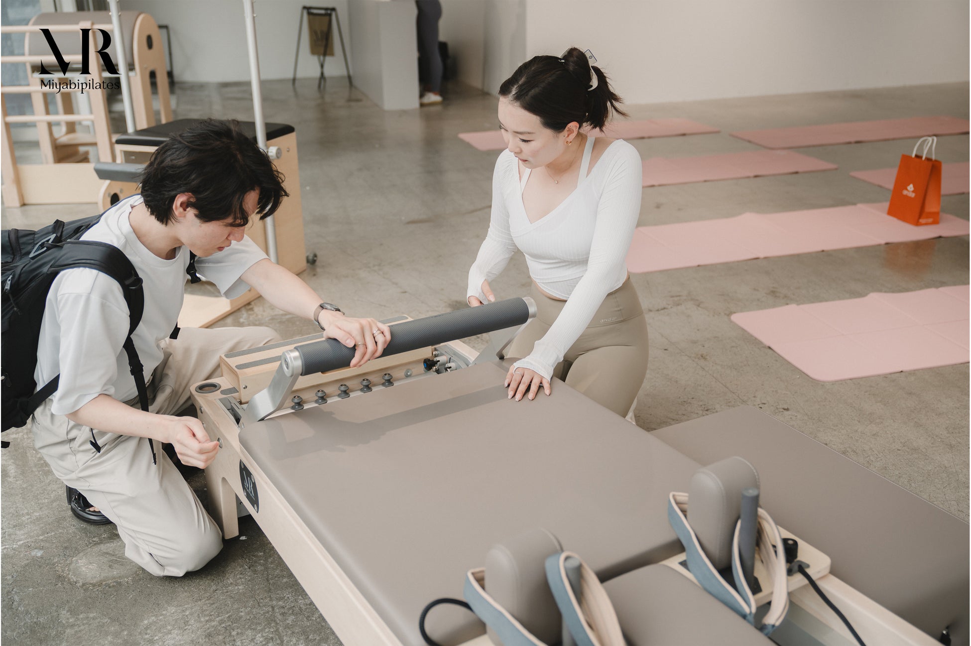 Cocochii代表とMiyabiスタッフの集合写真