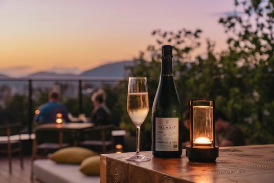 京都の夏夜を彩る一夜限りのシャンパーニュイベント「TELMONT Champagne Rooftop Okuribi Night」をシックスセンシズ 京都で開催 京都の夏夜を彩る一夜限りのシャンパーニュイベント「TELMONT Champagne Rooftop Okuribi Night」をシックスセンシズ 京都で開催