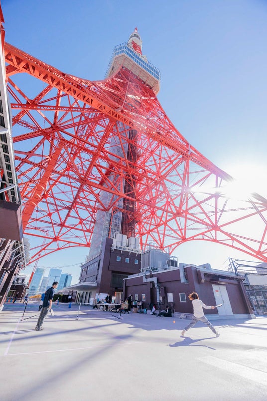 東京タワー屋上にピックルボールコート誕生!都市型スポーツの新名所に 東京タワー屋上にピックルボールコート誕生!都市型スポーツの新名所に