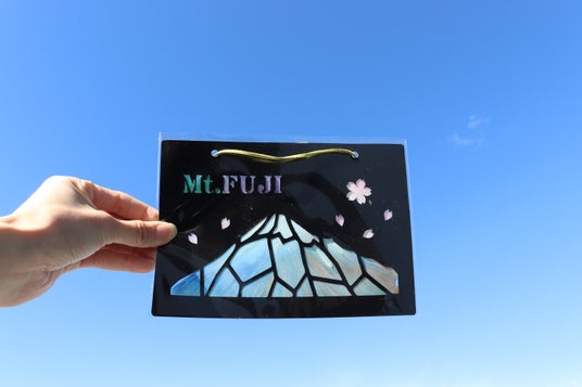 暑い夏は屋内で。光と色のアートを体験!「キットパス」を使った『光の透かし絵』が、子どもからシニアまで“自己肯定感を高める”アートプログラムとして大好評! 暑い夏は屋内で。光と色のアートを体験!「キットパス」を使った『光の透かし絵』が、子どもからシニアまで“自己肯定感を高める”アートプログラムとして大好評!