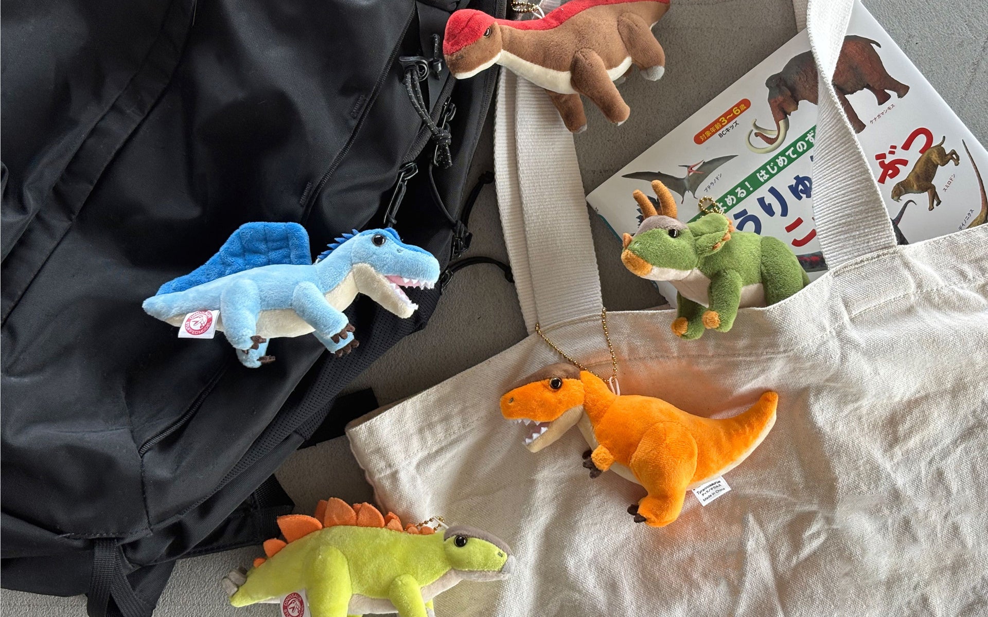 可愛さと恐竜・古生物の魅力をぎゅっと詰め込んだぬいぐるみシリーズ