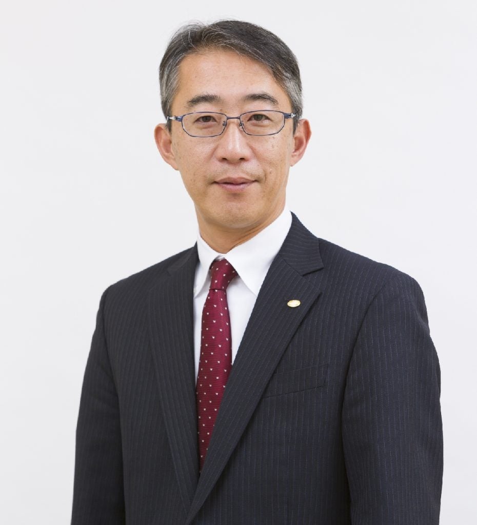 ロイヤルホールディングス株式会社 代表取締役会長 菊地　唯夫