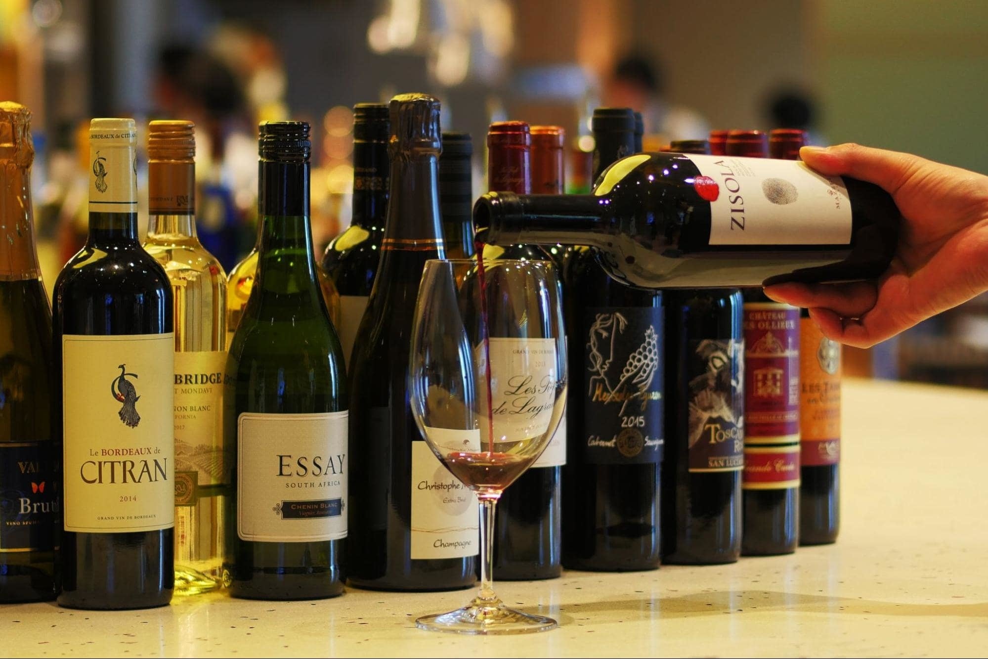 ソムリエセレクトのワインをビュッフェスタイルで（イメージ）