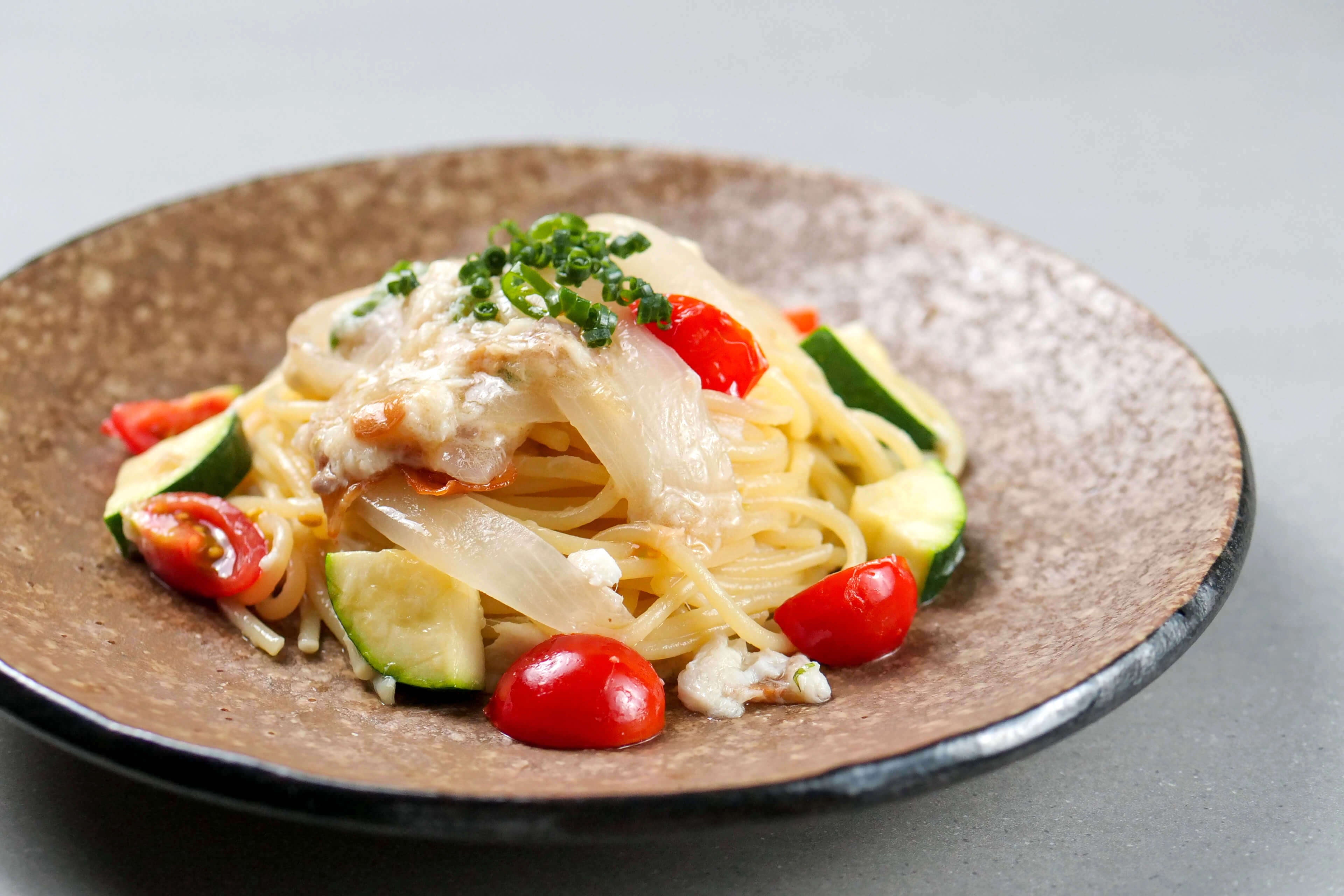 ペペロンチーノ  秋刀魚とライム モッチリーニ　1,200円（税込）  旬の秋刀魚を使い、ライムで仕上げたさっぱりとしたパスタ