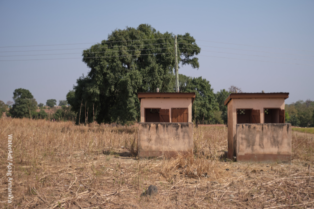 小学校の古いトイレ（ガーナ）